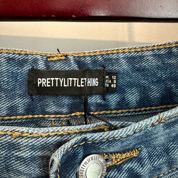 NWT Pretty Little Thing Straight Leg Jean - Picture 4 of 9